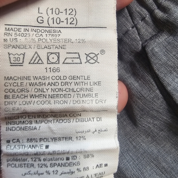 Old Navy Stretchtech Gray Shorts Large 10-12 - Picture 9 of 9